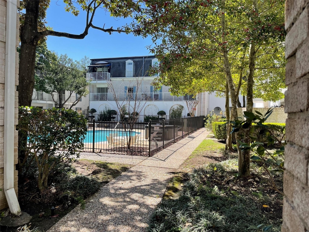 2601 Bellefontaine Street - Photo 13