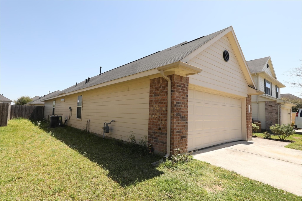 21430 Palma Grv - Photo 3