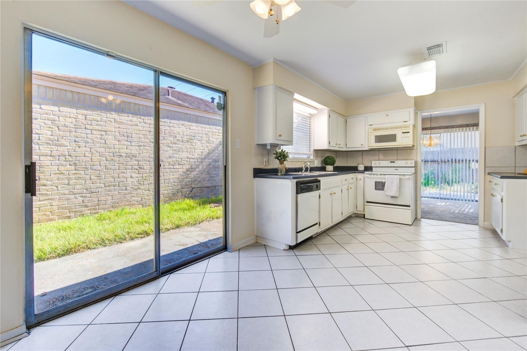 1927 Ash Meadow Drive - Photo 10