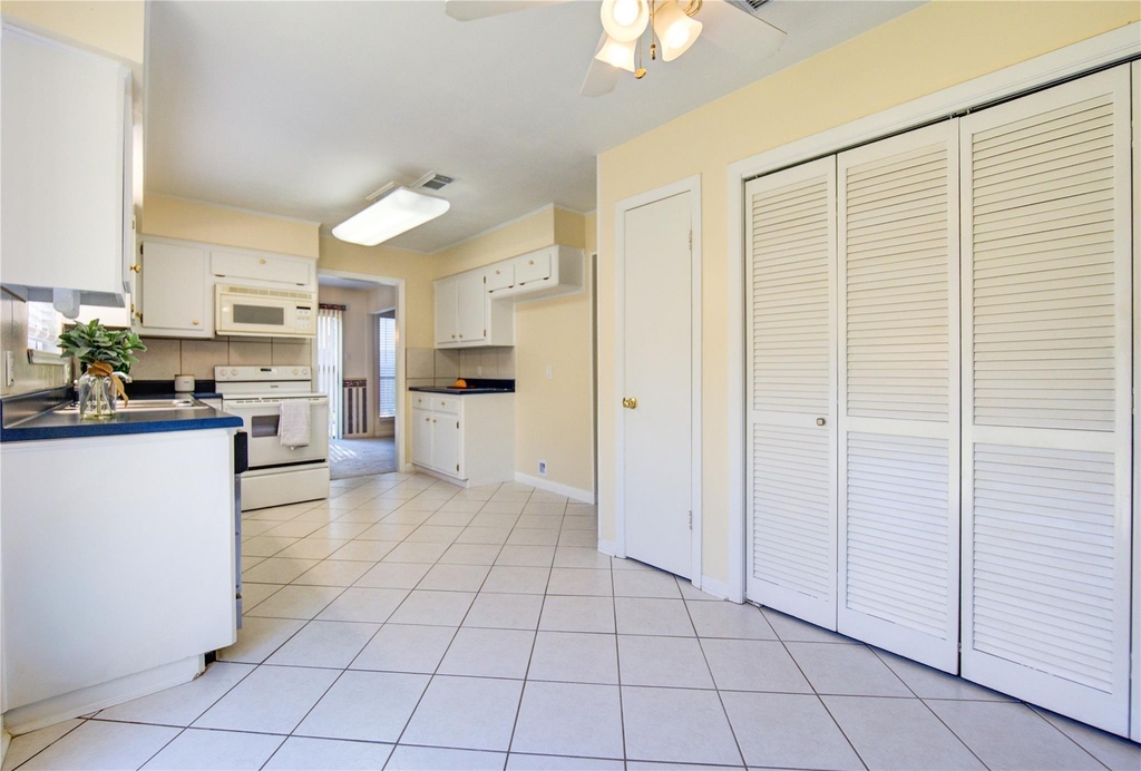 1927 Ash Meadow Drive - Photo 9