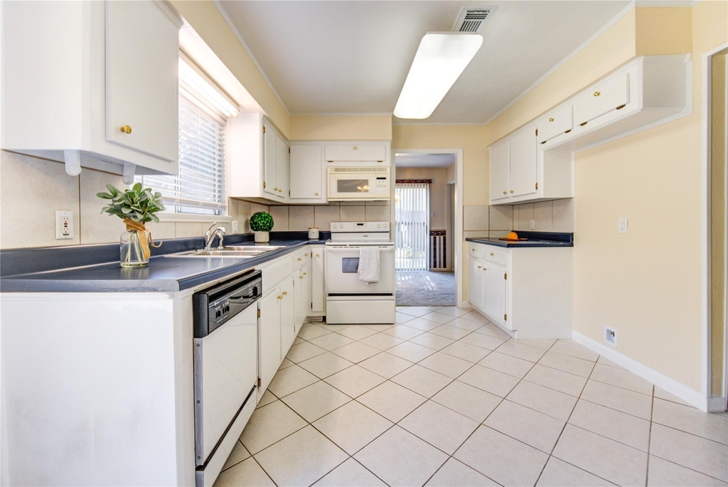 1927 Ash Meadow Drive - Photo 14