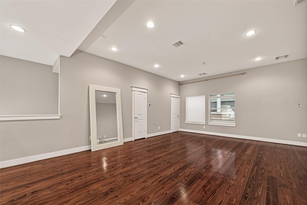 1510 Crockett Street - Photo 6