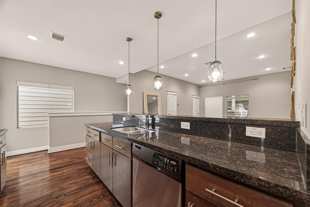 1510 Crockett Street - Photo 12