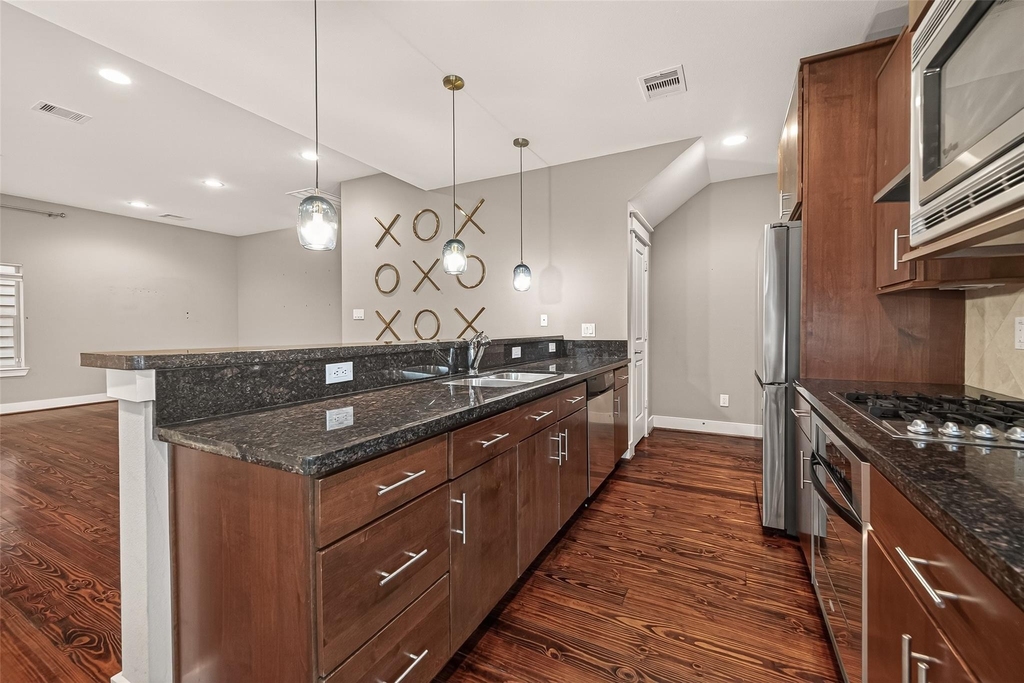 1510 Crockett Street - Photo 11