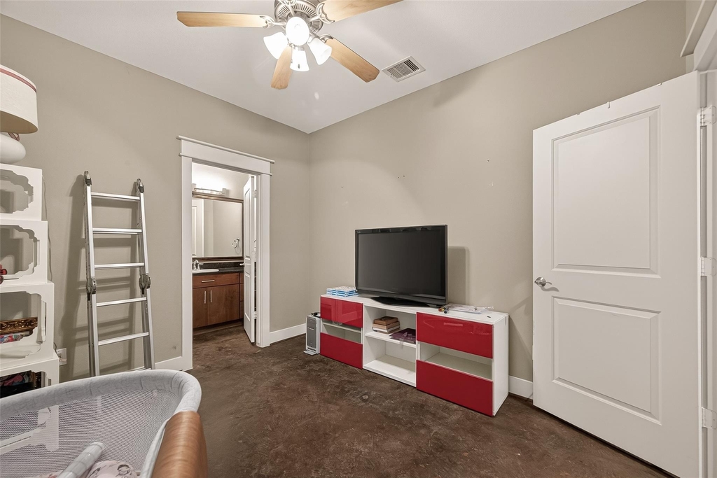 1510 Crockett Street - Photo 18