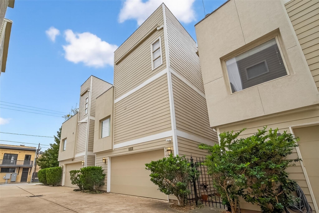 1510 Crockett Street - Photo 2