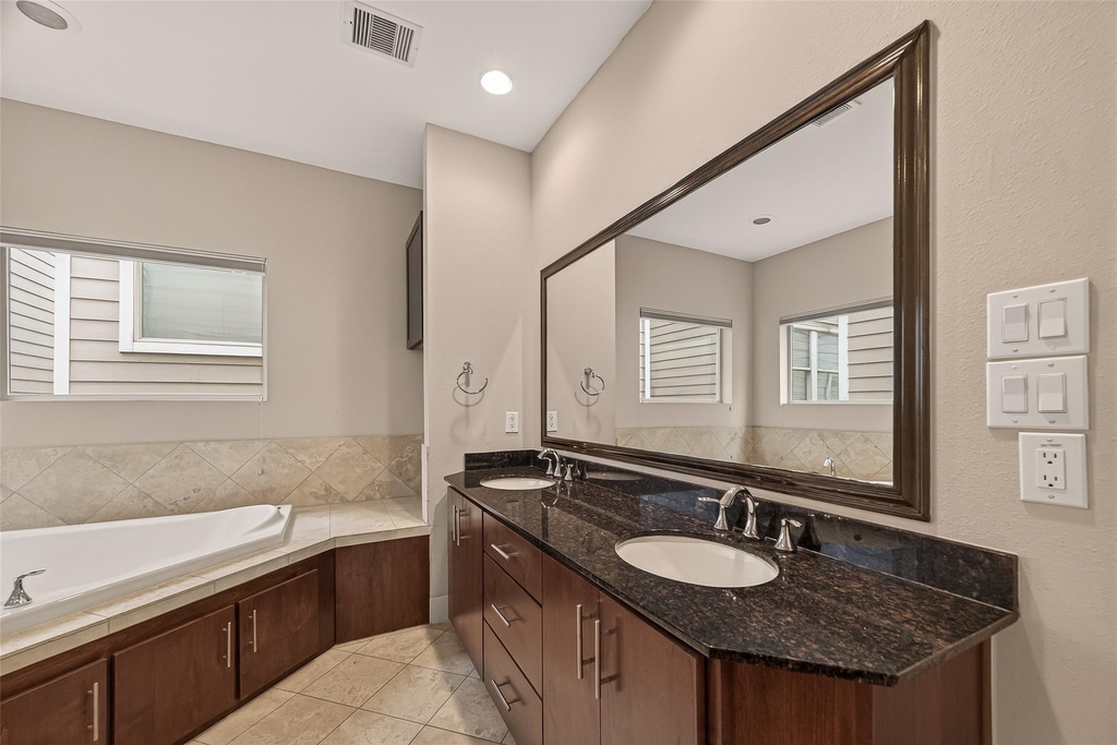 1510 Crockett Street - Photo 29