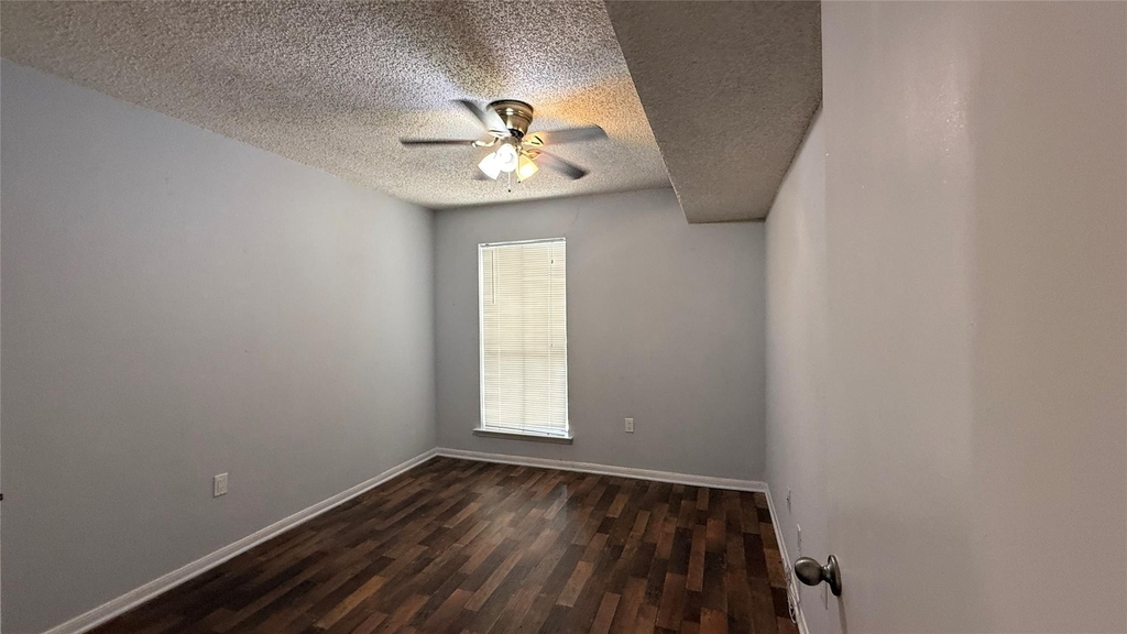 250 El Dorado Boulevard - Photo 4