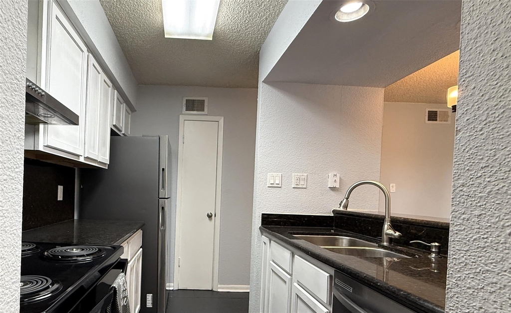 250 El Dorado Boulevard - Photo 3