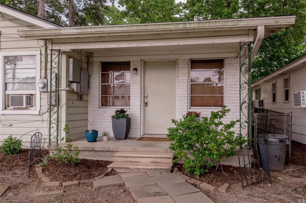 1412 22nd Street - Photo 1
