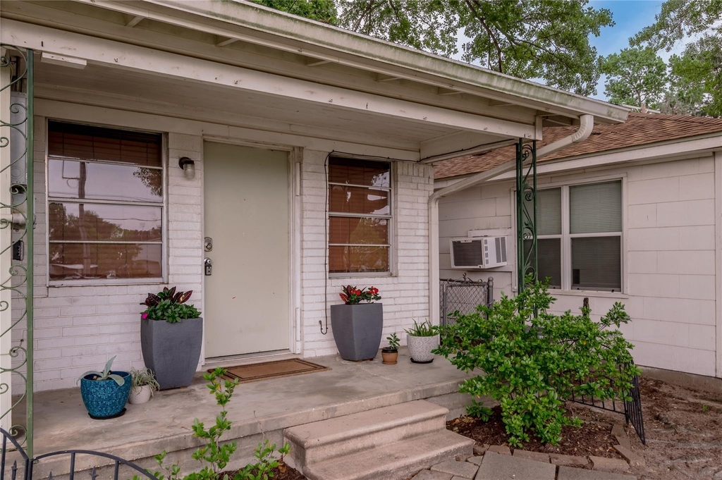 1412 22nd Street - Photo 3