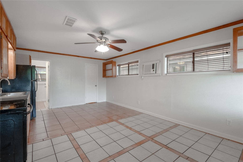 1412 22nd Street - Photo 5