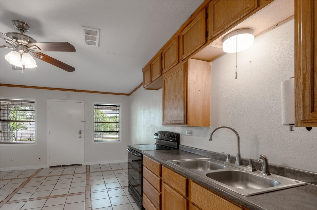 1412 22nd Street - Photo 12