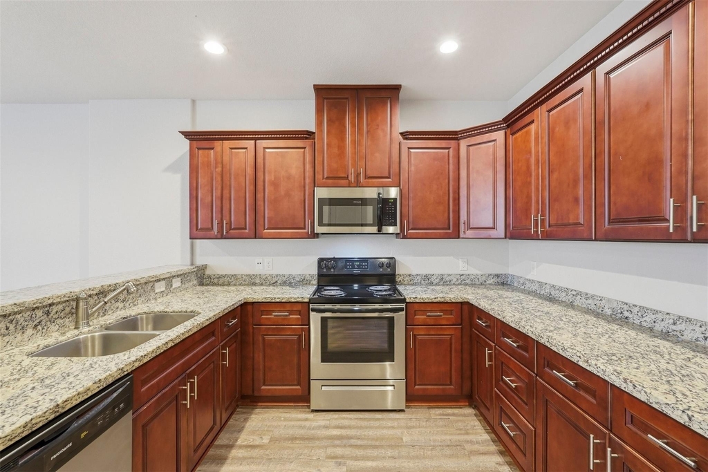 630 Magnolia Bend - Photo 1