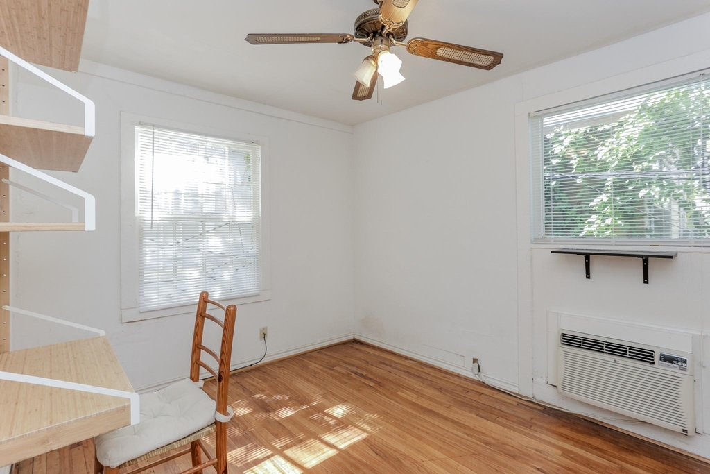 1826 1/2 W Main Street - Photo 9