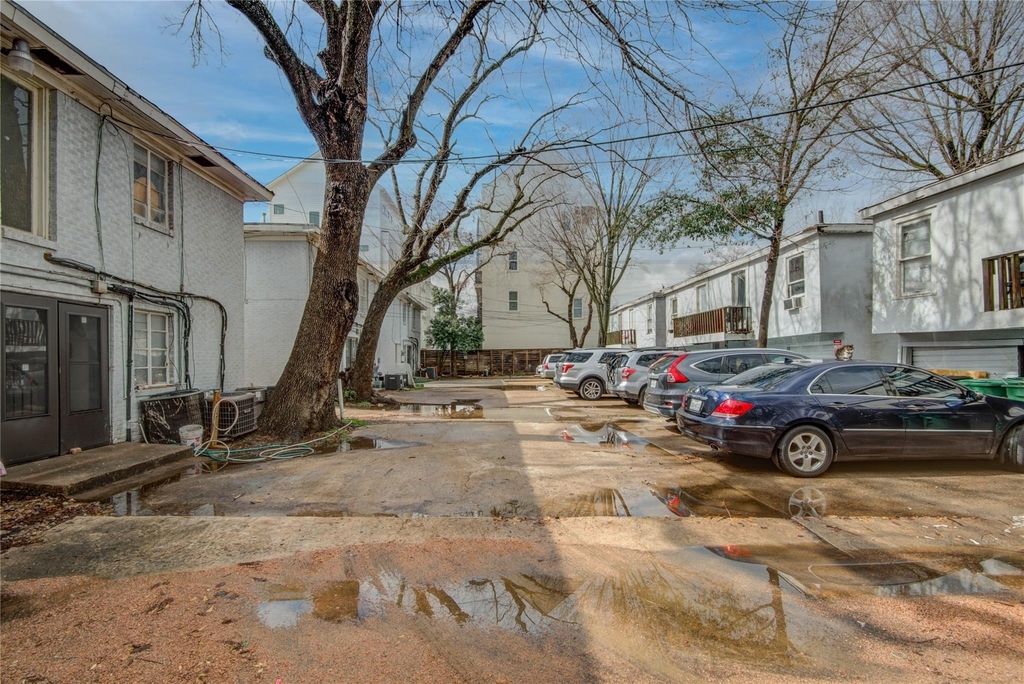 1826 1/2 W Main Street - Photo 2