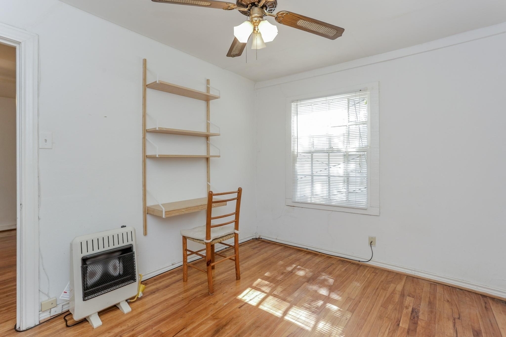 1826 1/2 W Main Street - Photo 7