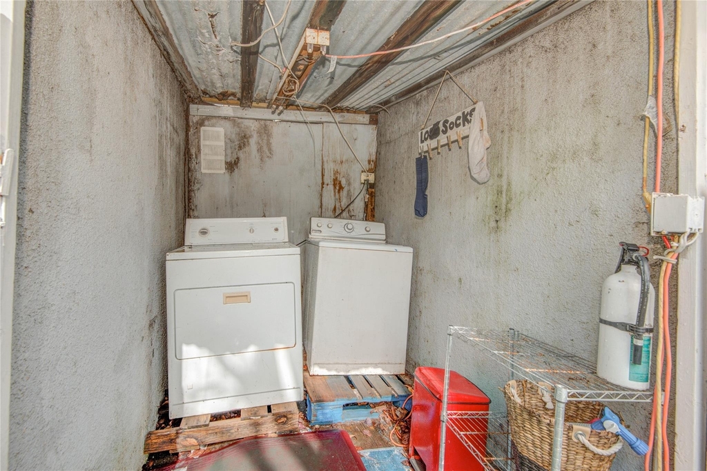 1826 1/2 W Main Street - Photo 3