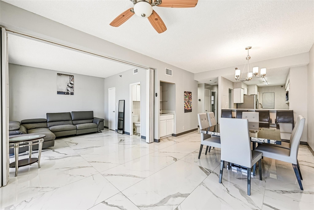 7700 Seawall Boulevard - Photo 10