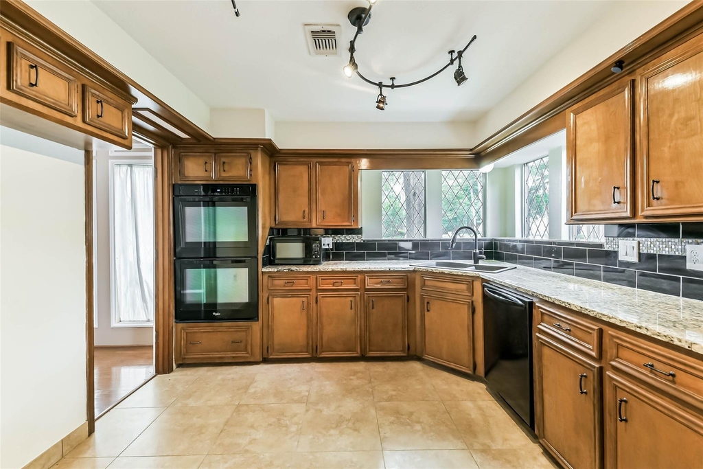 12910 Ivyforest Drive - Photo 7