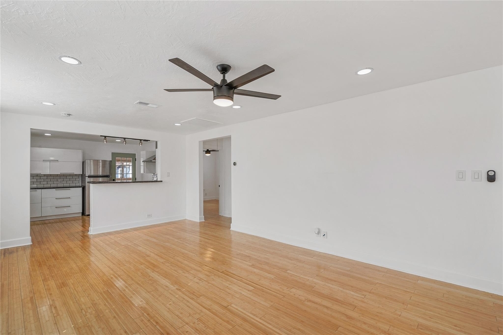 320 Coronado Street - Photo 9