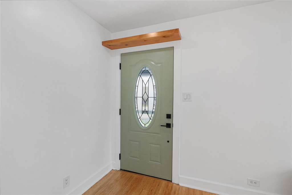 320 Coronado Street - Photo 5
