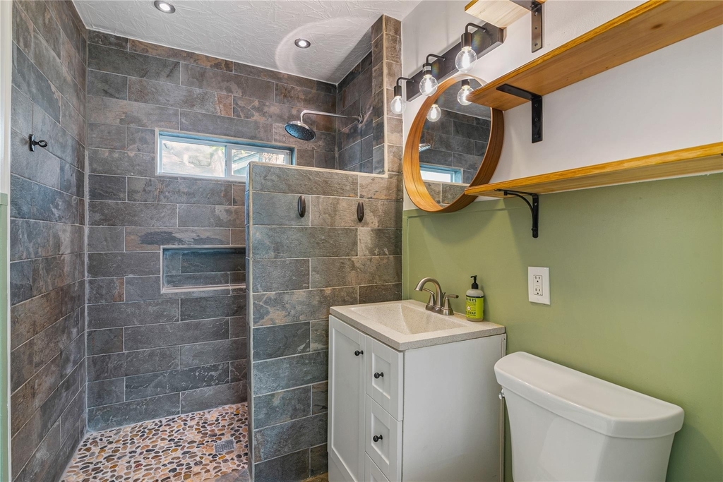 320 Coronado Street - Photo 12
