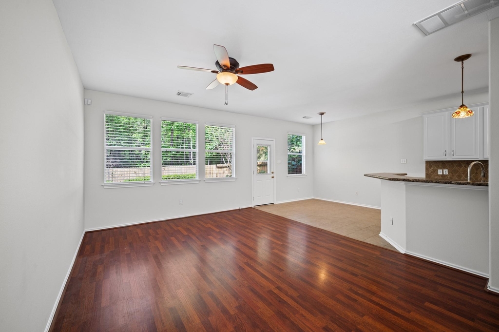 35 Ledgestone Place - Photo 5