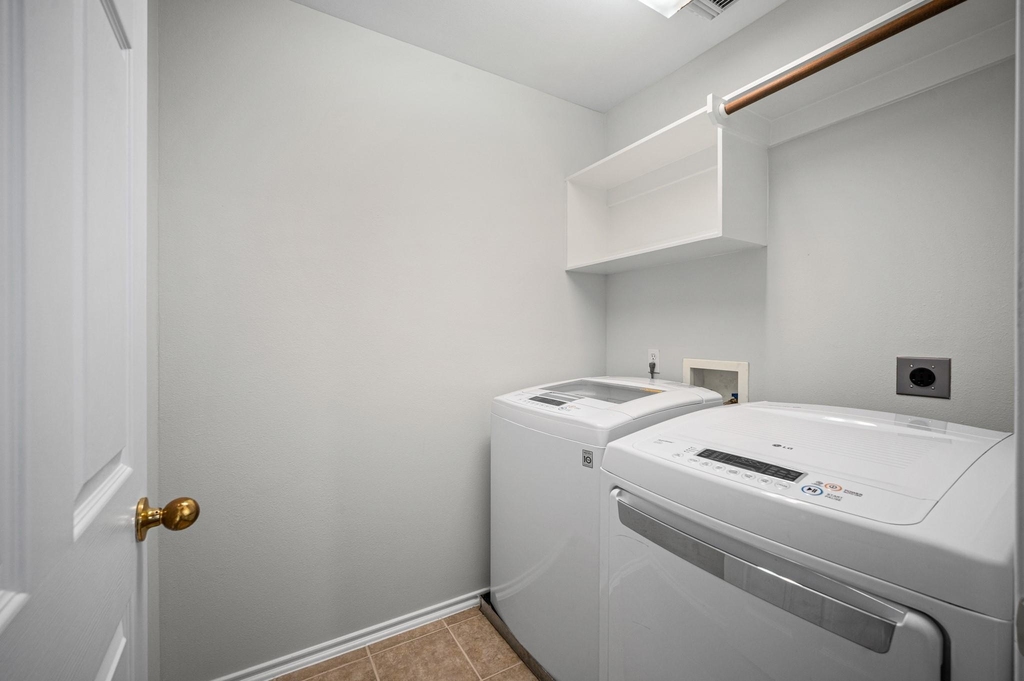 35 Ledgestone Place - Photo 12