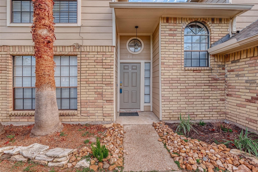 703 Turtle Creek Drive - Photo 1