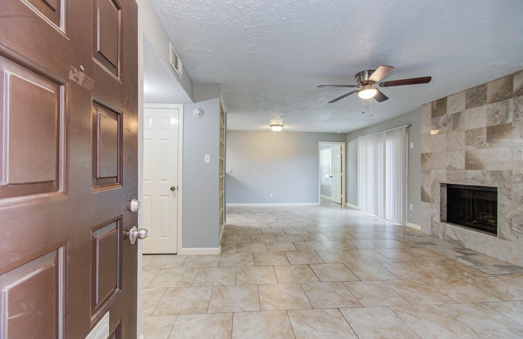 10555 Turtlewood Court - Photo 7