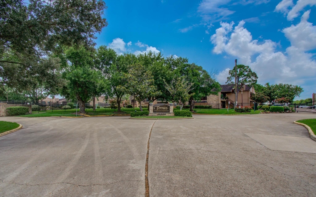 10555 Turtlewood Court - Photo 30
