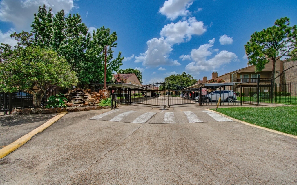 10555 Turtlewood Court - Photo 27