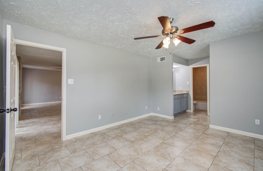 10555 Turtlewood Court - Photo 21