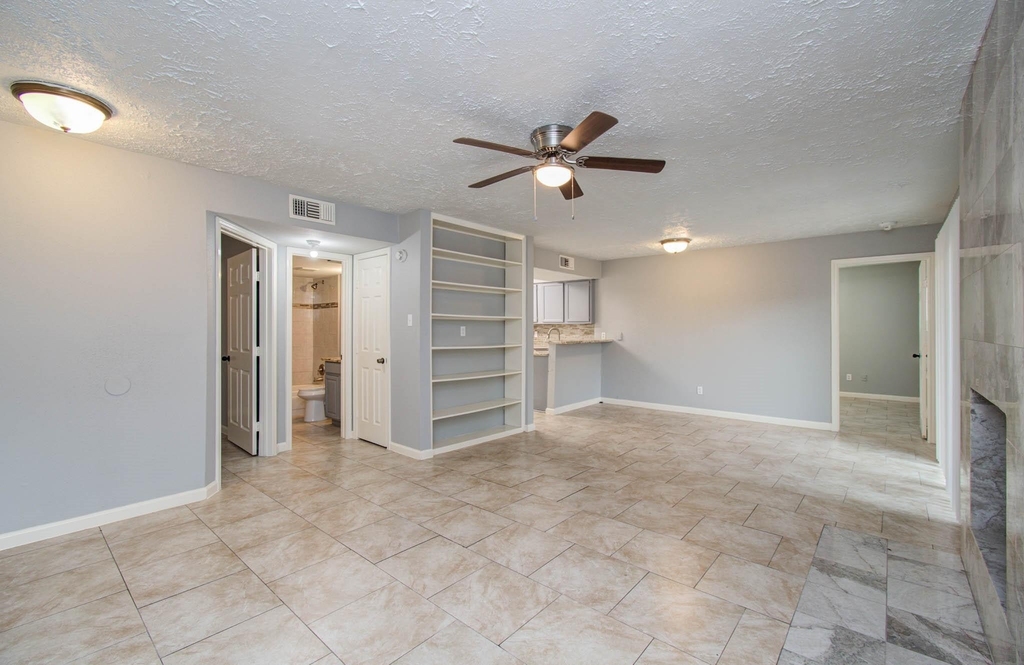 10555 Turtlewood Court - Photo 8