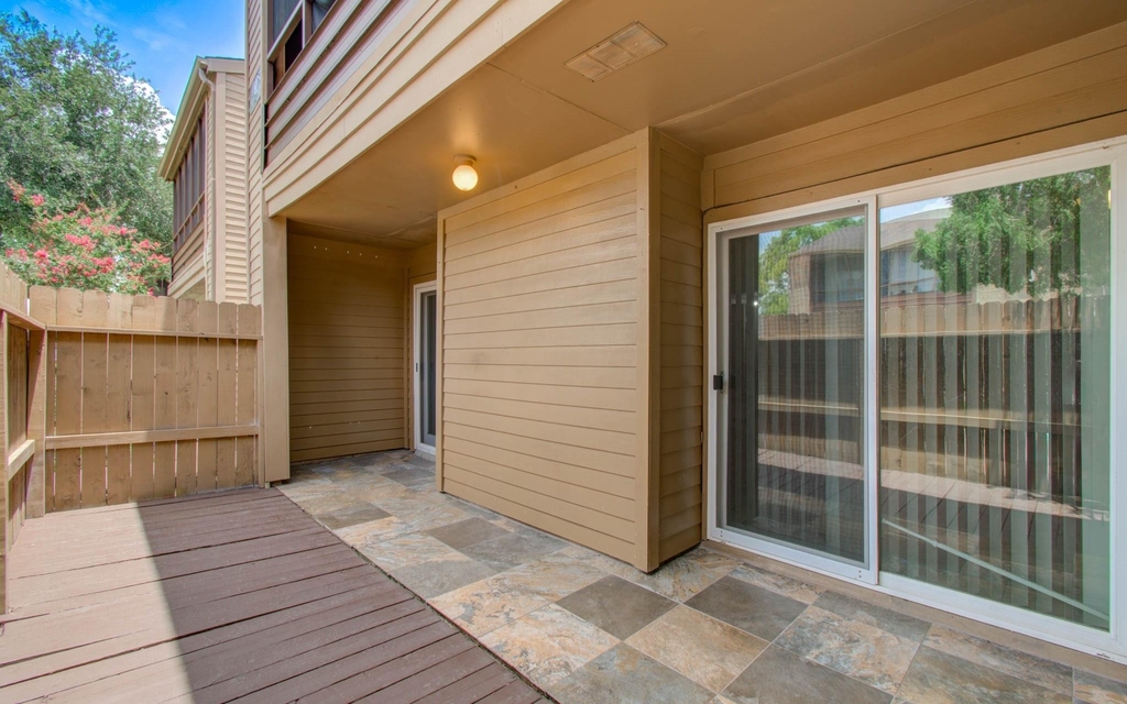10555 Turtlewood Court - Photo 5