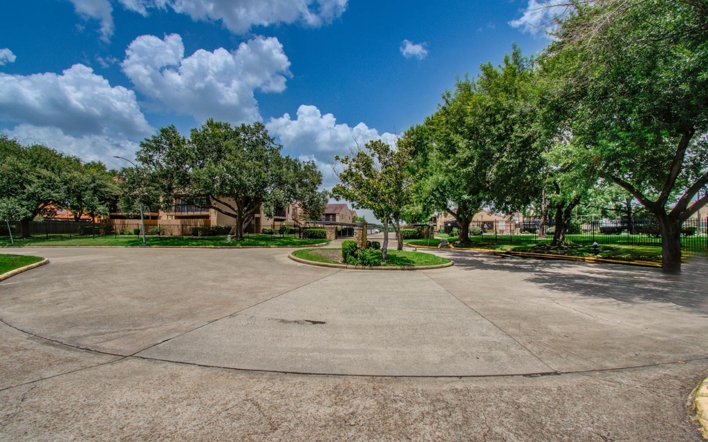 10555 Turtlewood Court - Photo 28