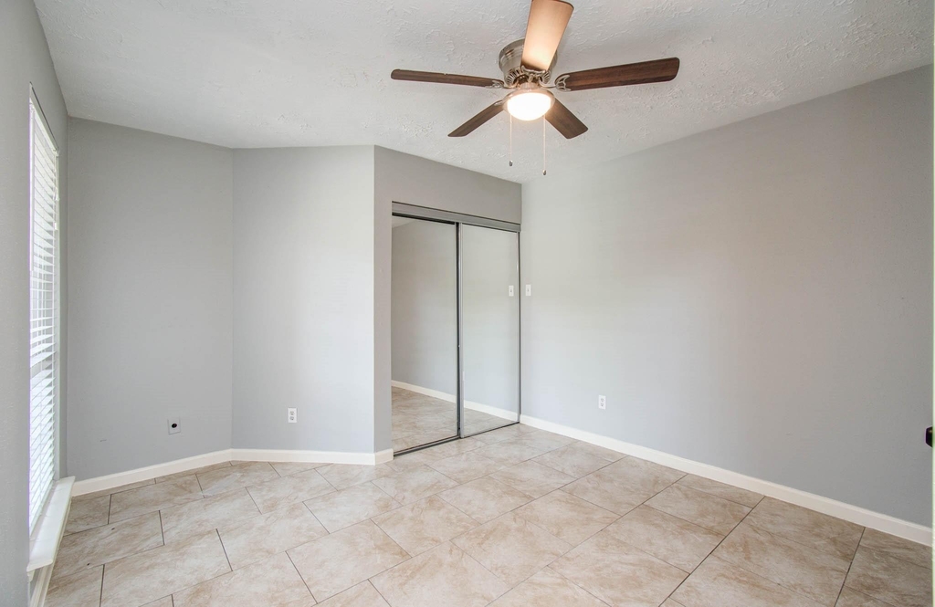 10555 Turtlewood Court - Photo 11