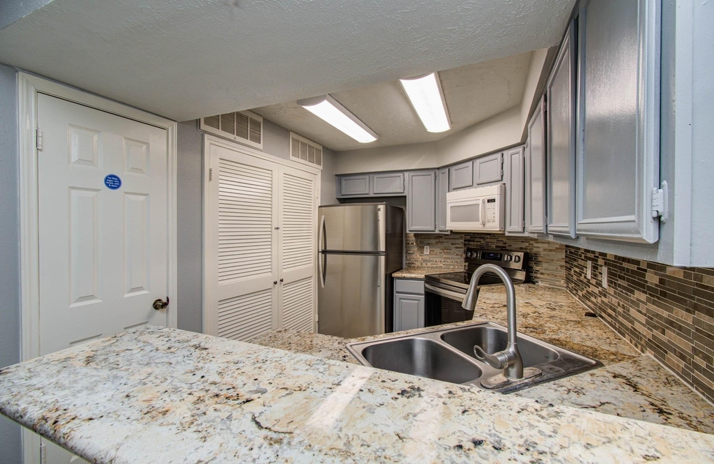 10555 Turtlewood Court - Photo 17