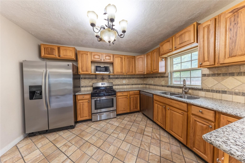 1229 W 21st Street - Photo 4