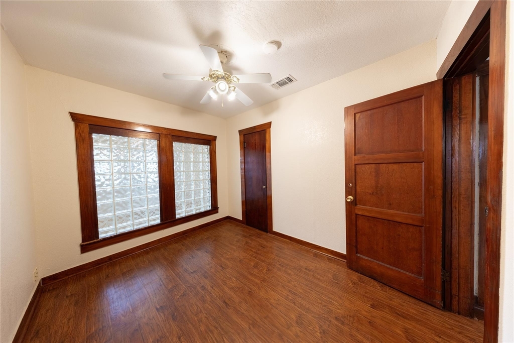 1229 W 21st Street - Photo 16