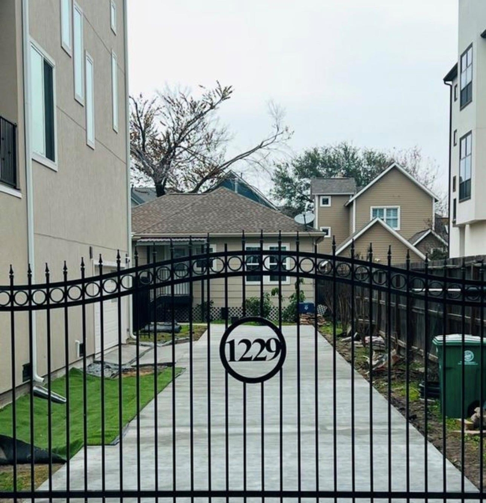 1229 W 21st Street - Photo 1