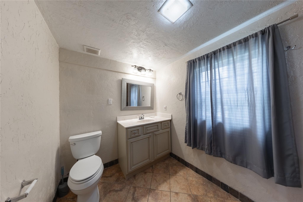 1229 W 21st Street - Photo 13
