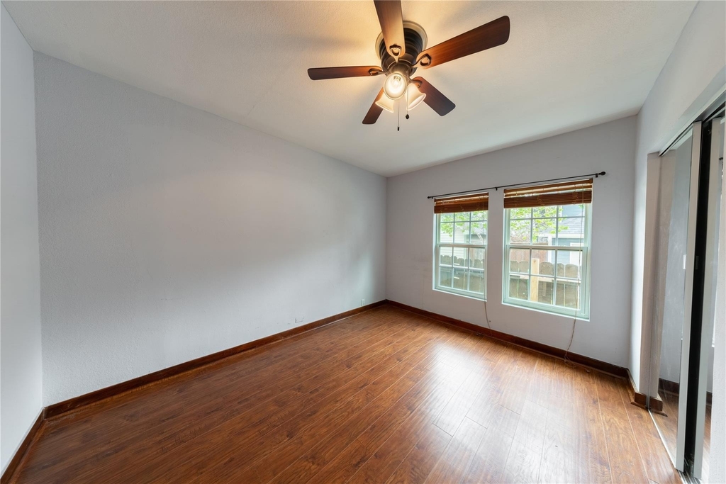 1229 W 21st Street - Photo 15