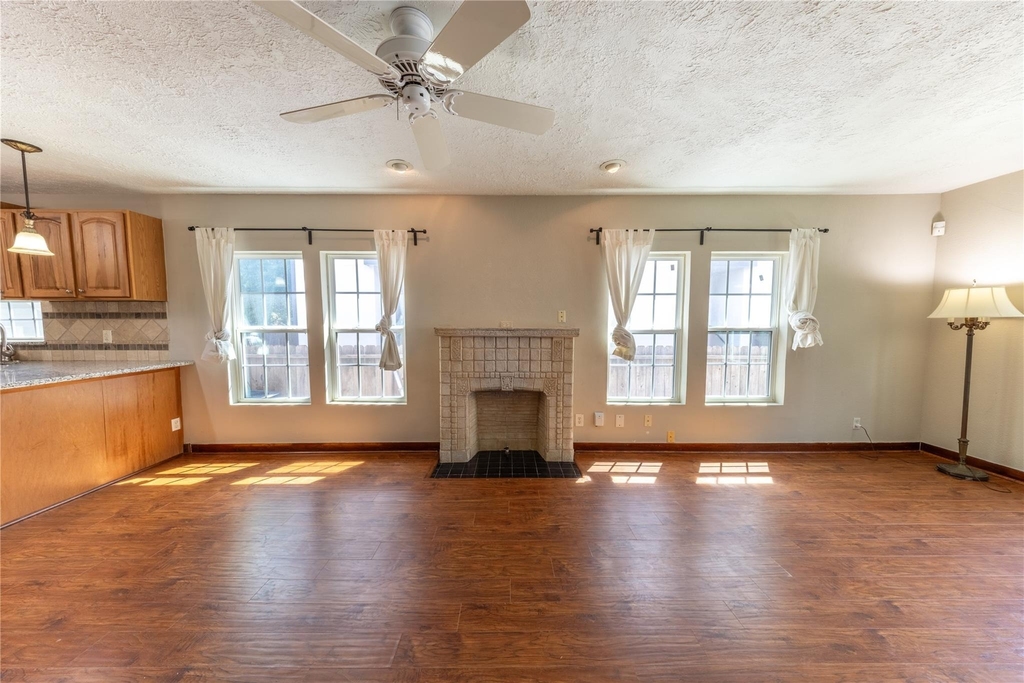 1229 W 21st Street - Photo 3