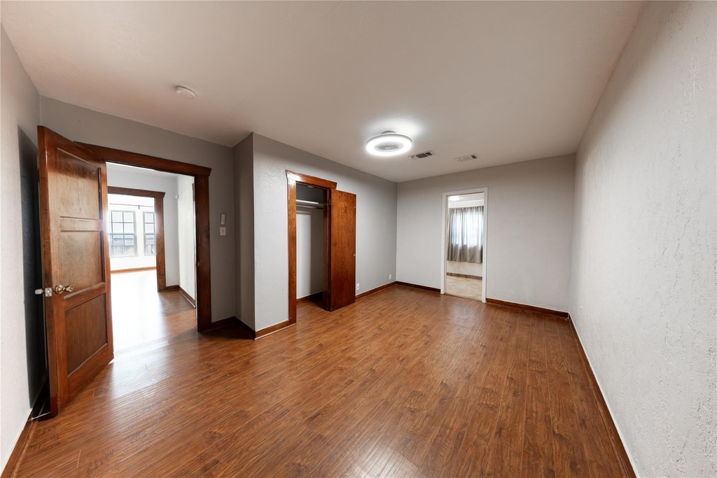 1229 W 21st Street - Photo 10