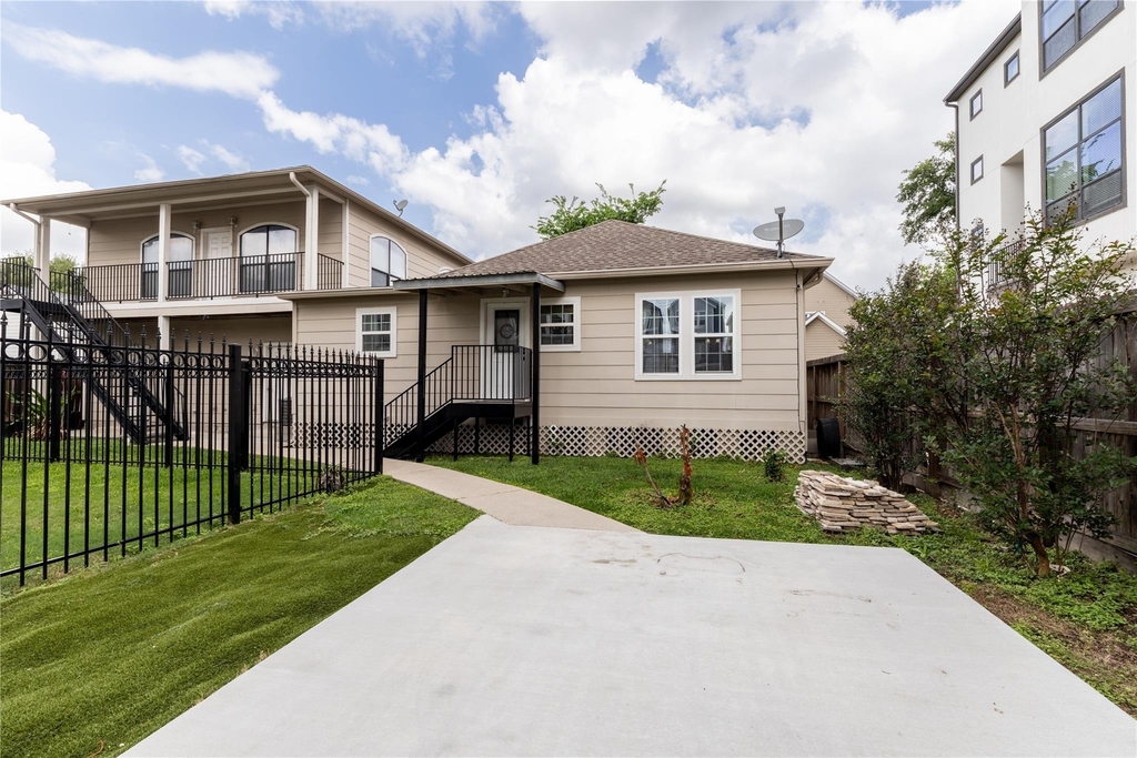 1229 W 21st Street - Photo 0