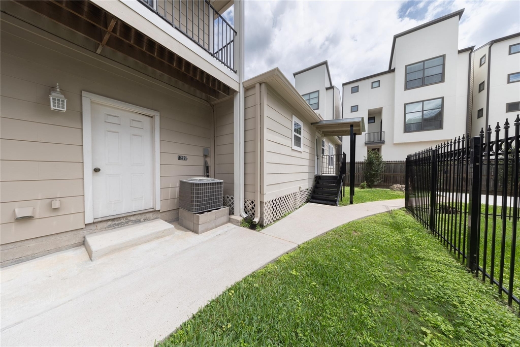 1229 W 21st Street - Photo 23
