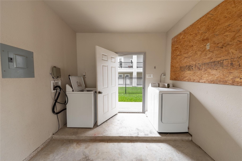 1229 W 21st Street - Photo 19