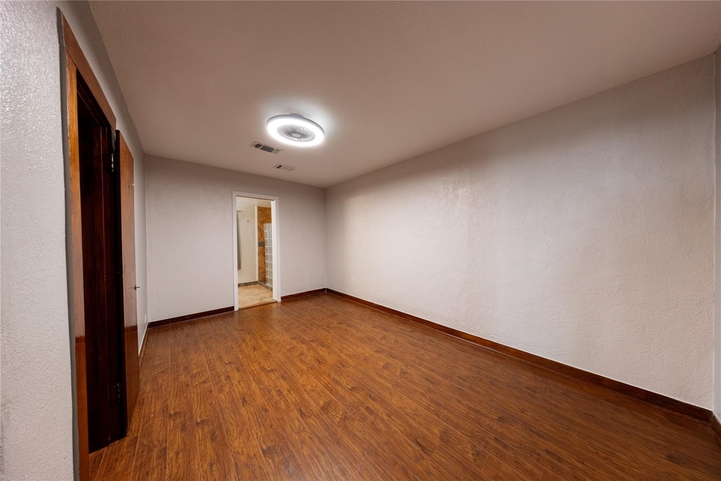 1229 W 21st Street - Photo 11